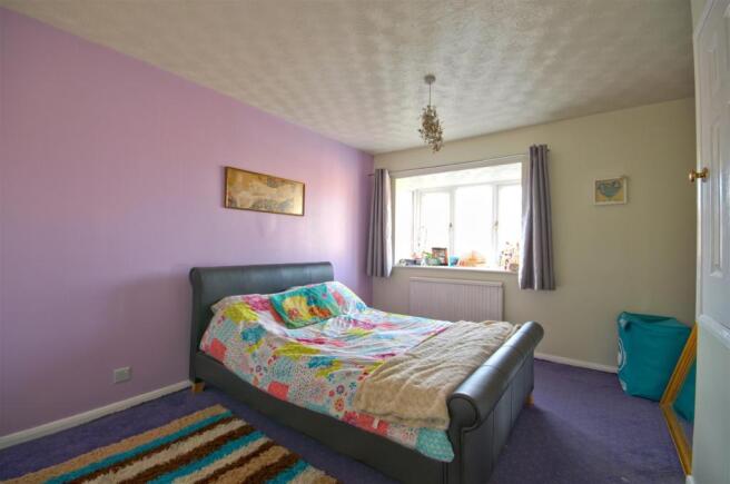 Bedroom 1.jpg