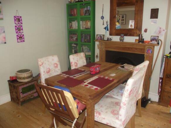 DINING ROOM: