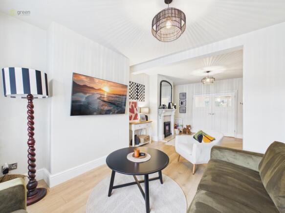 cam04914g0pr0357still006