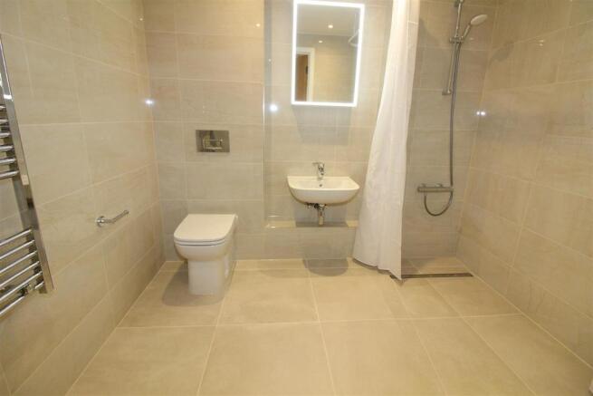 5b Bathroom.jpg