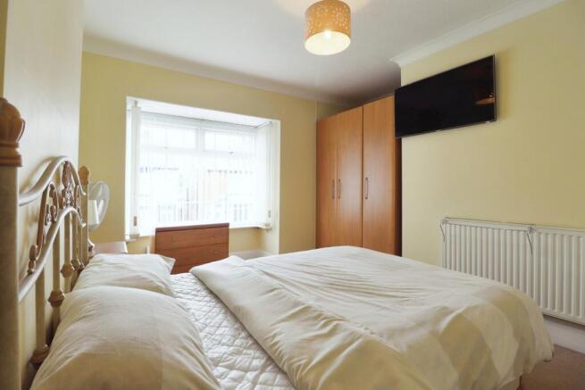2 bed Terraced to rent Image 6