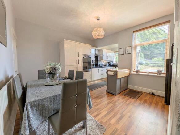 4 bed Terraced for sale Image 4