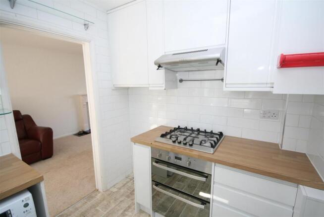 Kitchen...JPG