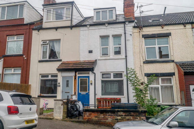 4 (or 5) bed through terrace