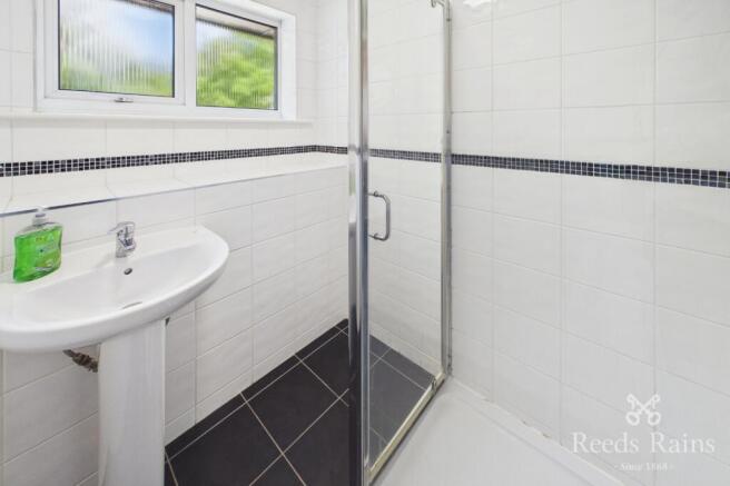 2 bed End of Terrace to rent Image 6