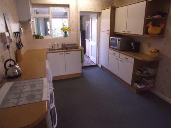 KITCHEN/BREAKFAST RO