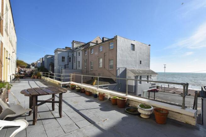 Views/front terrace