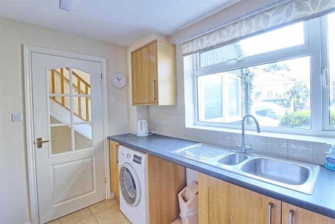 KITCHEN PIC.2