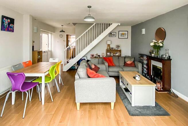 Lounge/Dining Room