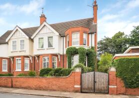 29, Holyrood Road, Northampton NN5 7AH