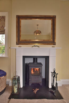 4 bed Detached for sale Image 7