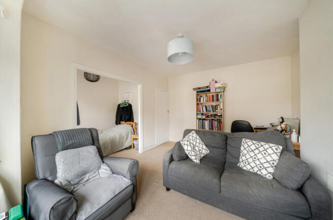 2 bed Flat for sale Image 7
