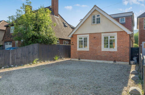 Terrace Road South, Binfield, Bracknell, Berkshire, RG42