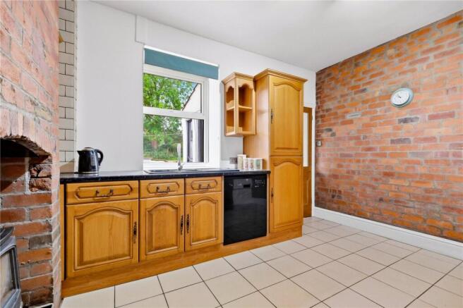 3 bed Terraced for sale Image 6
