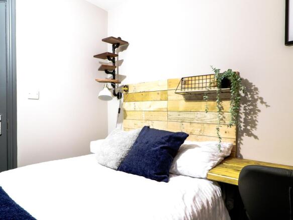 25 Glebe Road Room 2.2.jpg