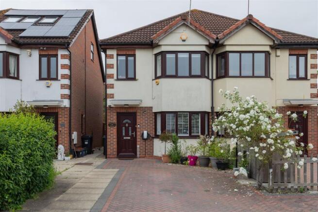 Elmcroft Avenue, E11