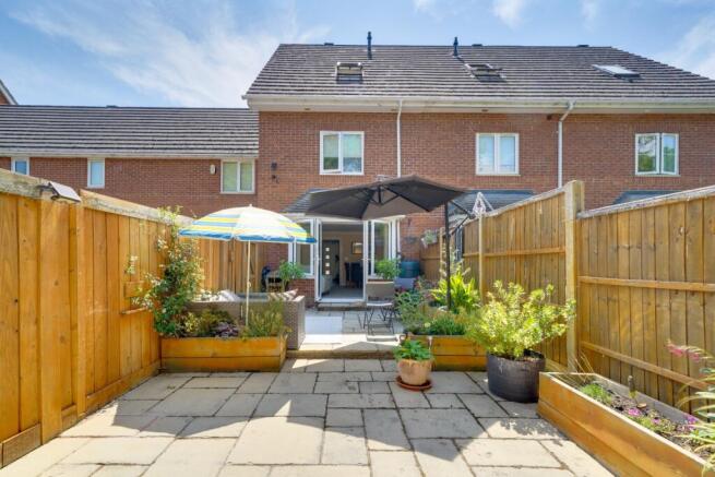 Farrier Court, Green Drift, Royston photo 4