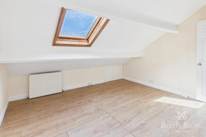 4 bed Semi-Detached to rent Image 11