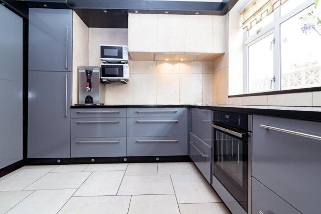 Communal Kitchen alt