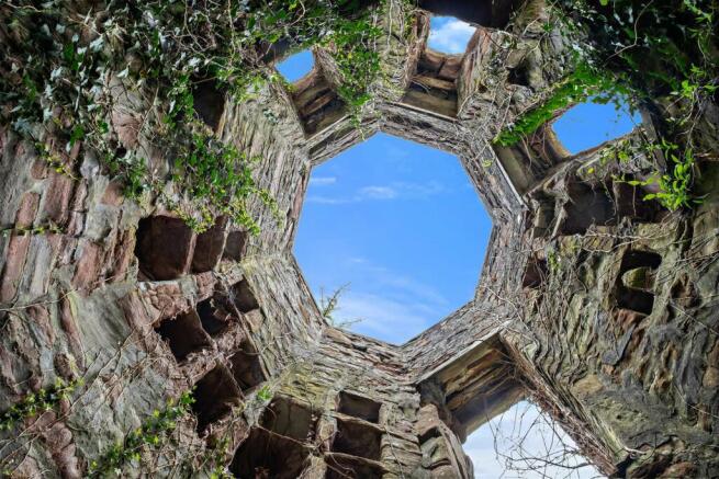 CASTLE DOOCOT