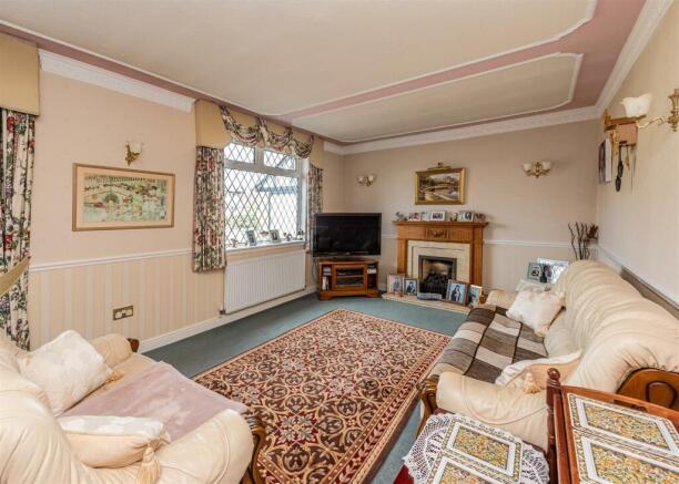 52 Station Road-reception2.jpg