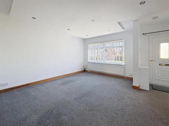 3 bed House for sale Image 4