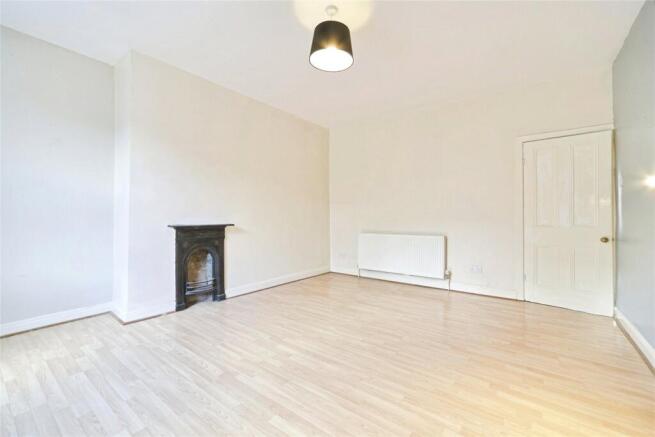 3 bed Terraced for sale Image 11