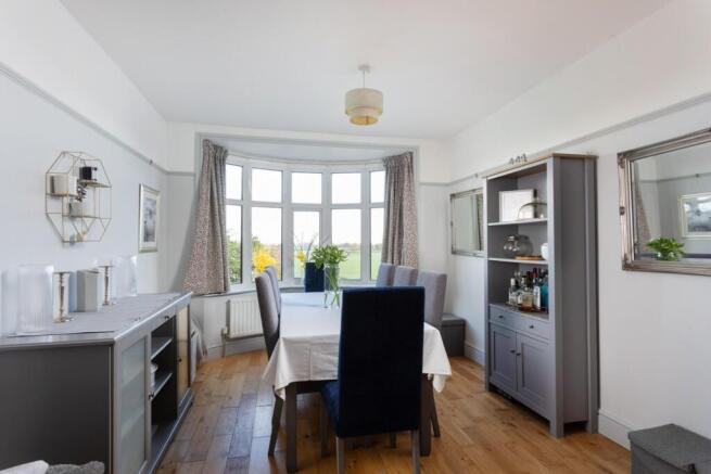 4 bed Semi-Detached for sale Image 8