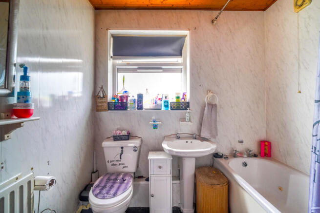 3 bed Semi-Detached for sale Image 6