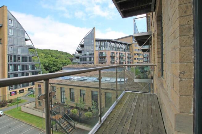 2 bed Flat for sale Image 4