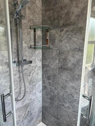 3 bed Semi-Detached to rent Image 11