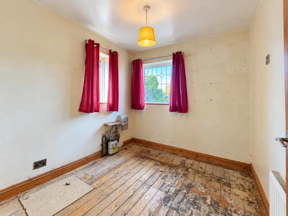 2 bed Detached Bungalow for sale Image 12