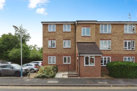 Frazer Close, Romford, RM1