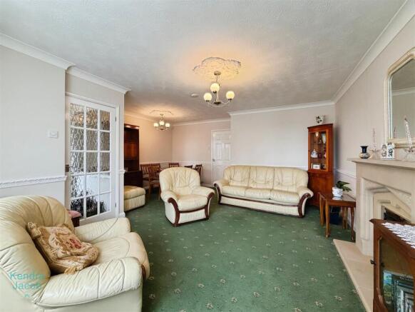 3 bed Detached Bungalow for sale Image 7