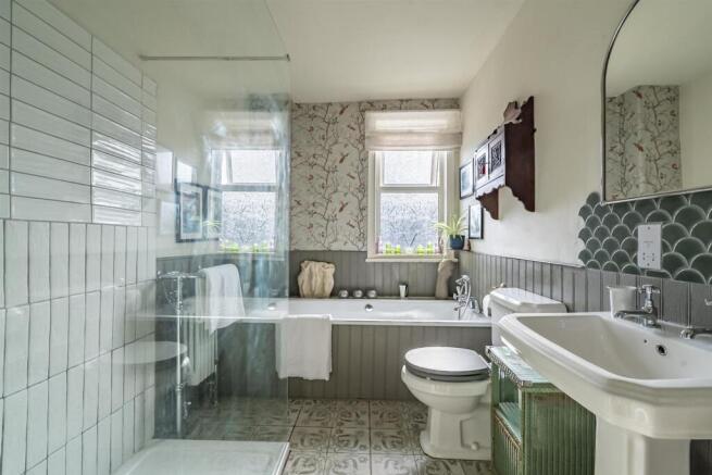 3 bed Town House for sale Image 5