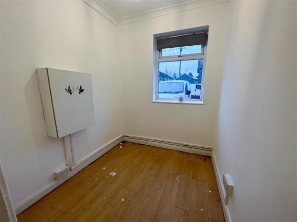 BEDROOM THEEE