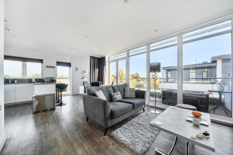 Acer Grove, Woking, GU22