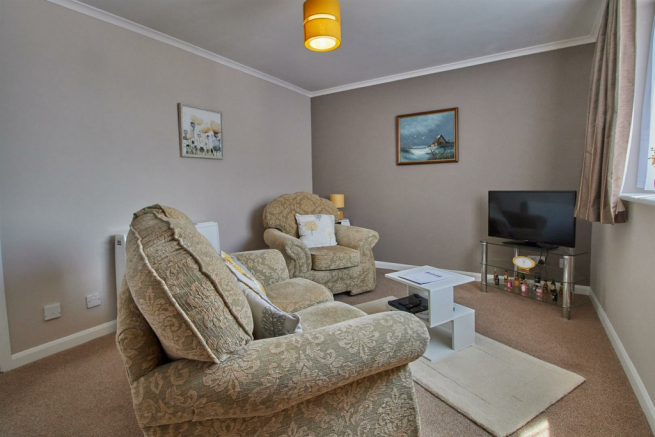 LOUNGE DINING ROOM TO FRONT