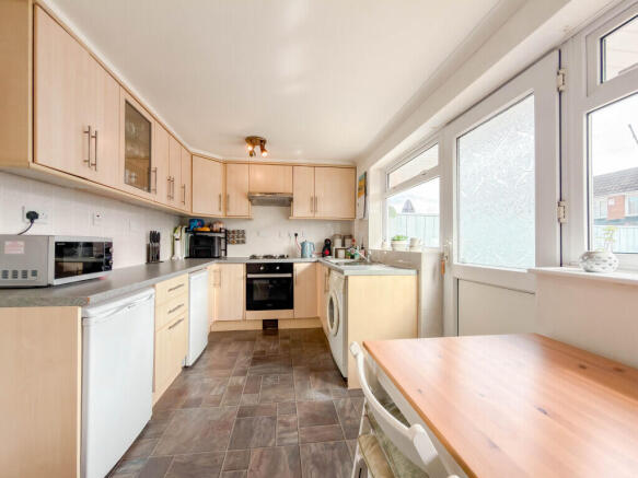 3 bed Semi-Detached for sale Image 6