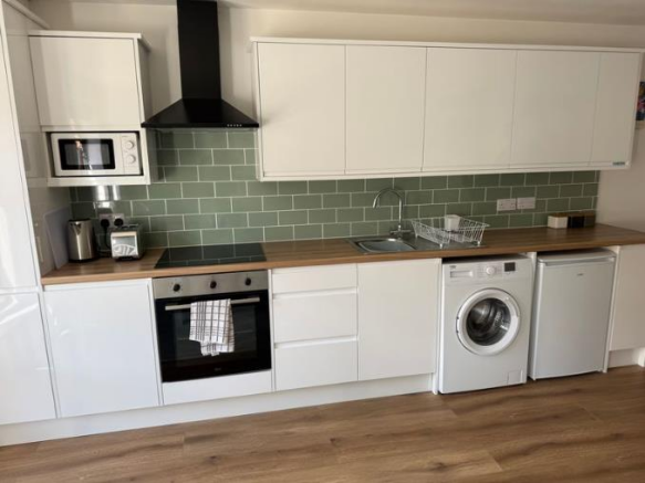 1 bed Apartment to rent Image 6
