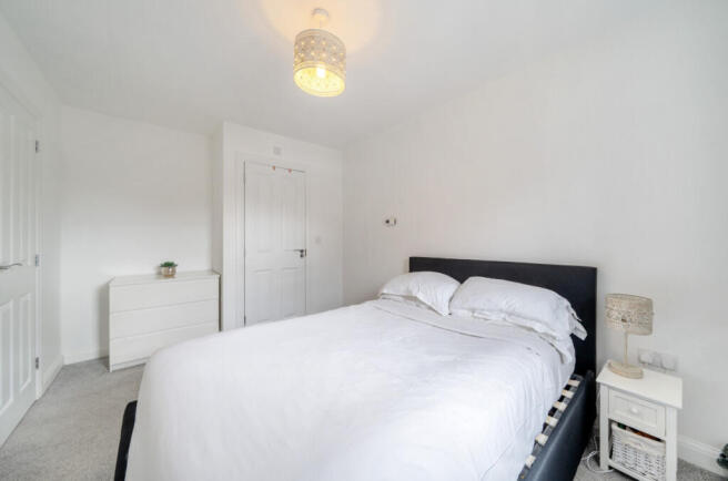 3 bed Semi-Detached for sale Image 6