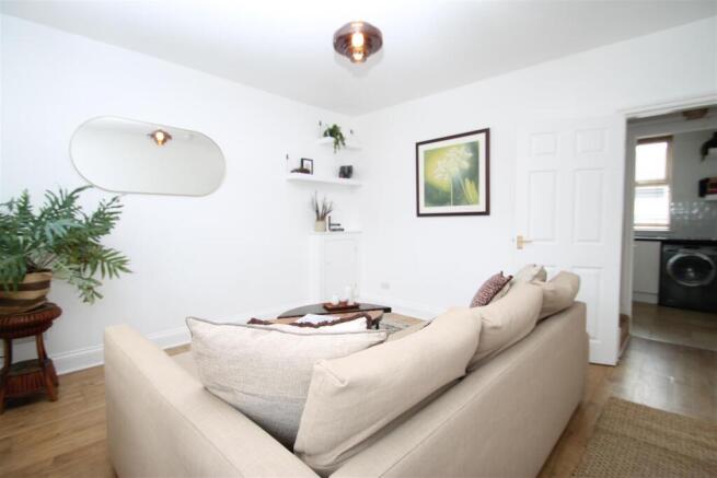sitting room 2.JPG