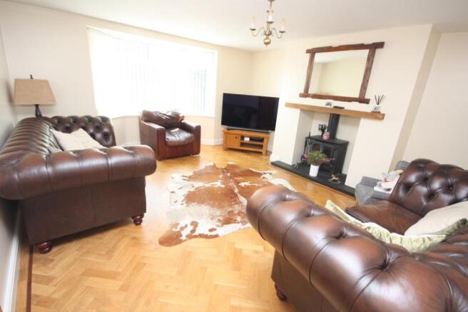 4 bed Detached for sale Image 5