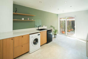 27, Mortlock Close, London SE15 2QE