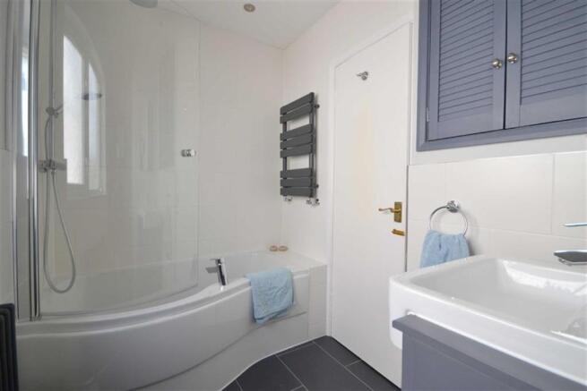 ADDITIONAL IMAGE BATHROOM