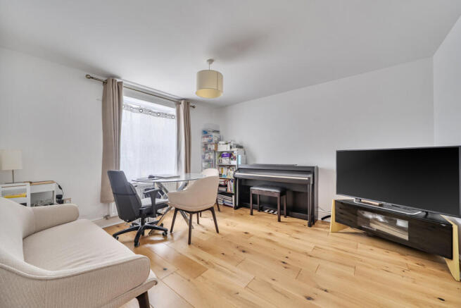 1408553-6-698e08b...