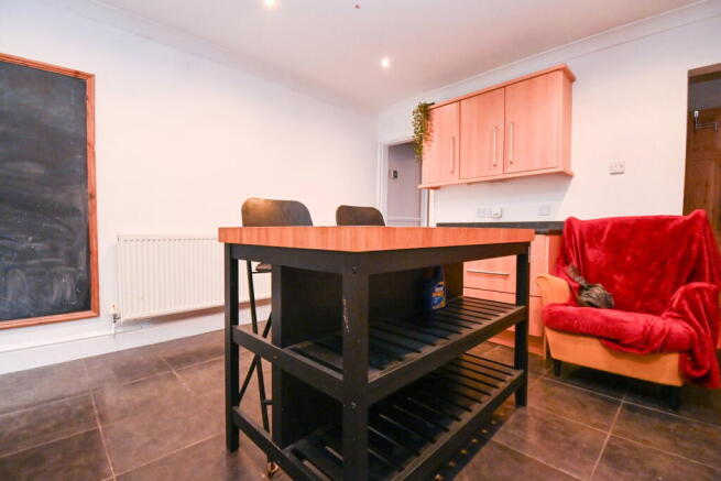 3 bed Semi-Detached for sale Image 4