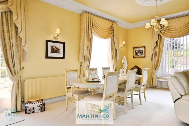 4 bed Semi-Detached for sale Image 12