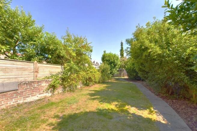 CAM01894G0-PR0098-STILL034.jpg