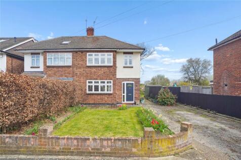Winchester Avenue, Upminster, RM14